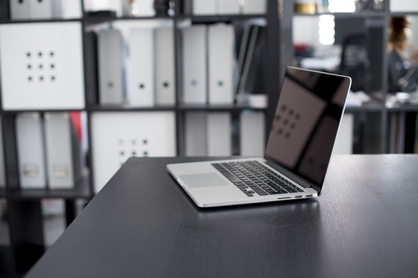 Jak skutecznie nauczyć się języka na platformach online?